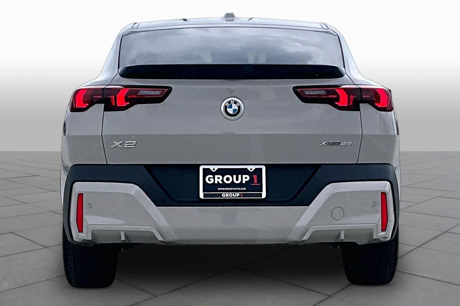 Used 2026 BMW X2 xDrive28i AWD/4WD image 4