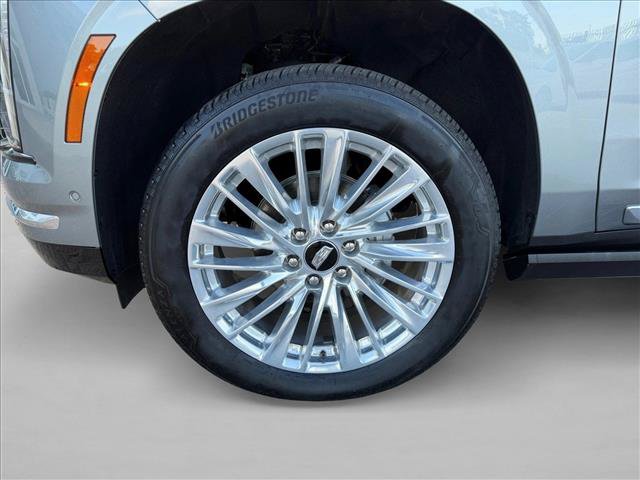 Used 2026 Cadillac Escalade Luxury w/ LPO, Floor Liner Package AWD/4WD image 26