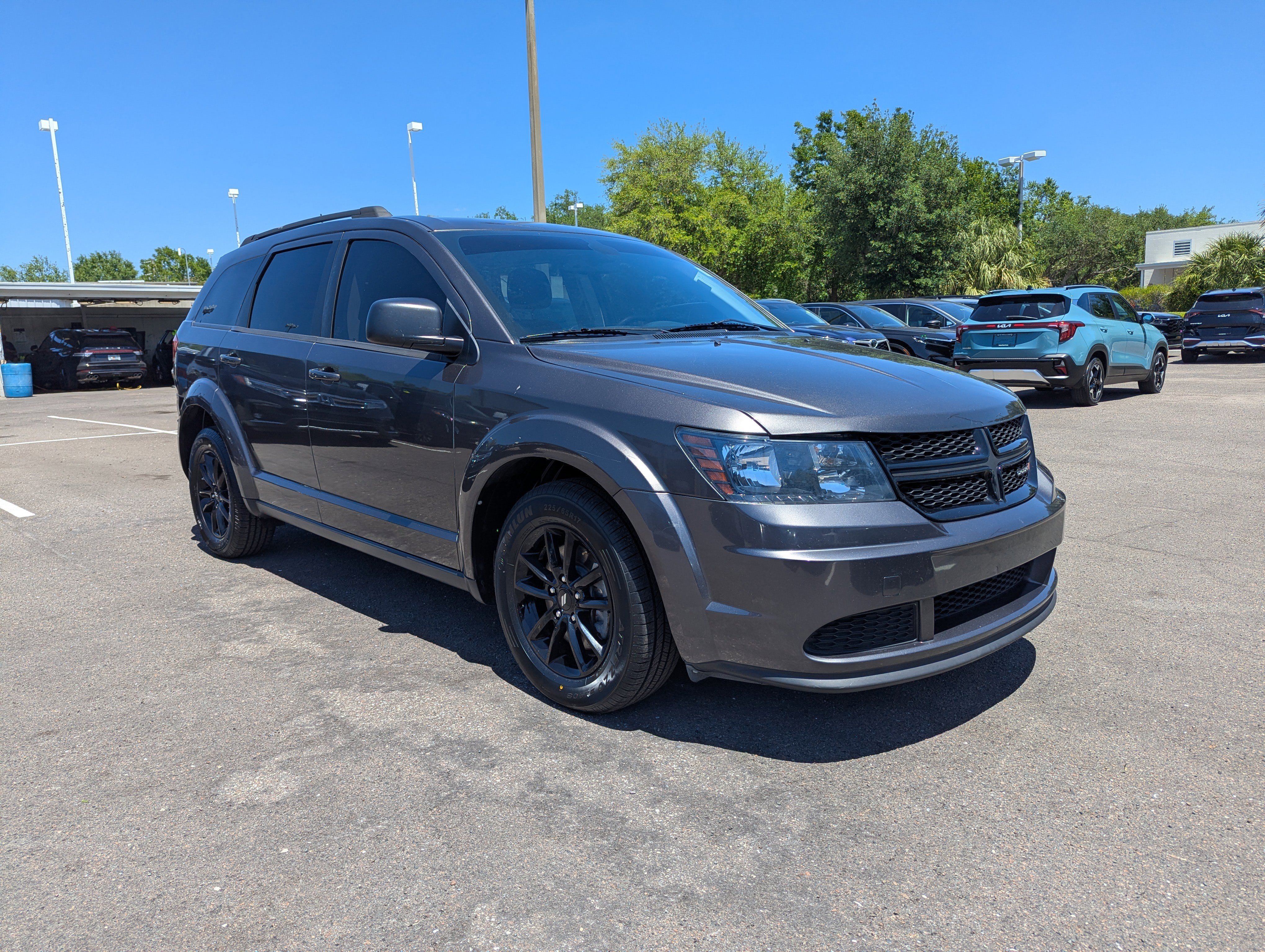 Used 2020 Dodge Journey SE w/ SE Popular Equipment Group image 2
