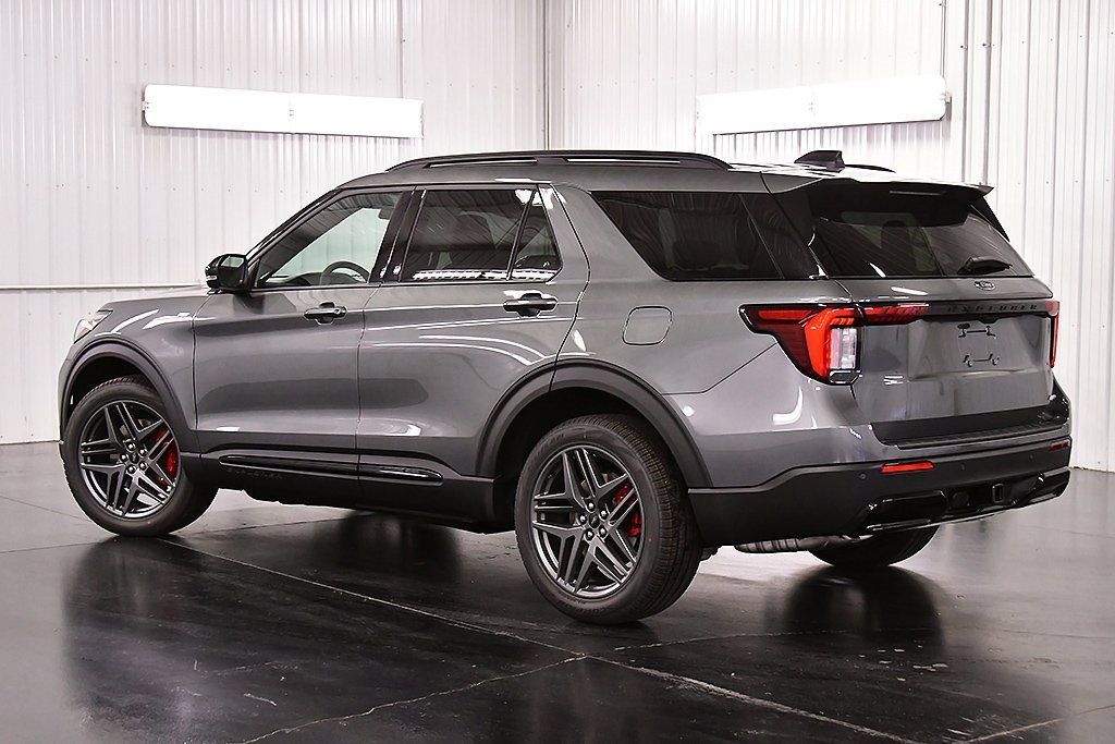 New 2026 Ford Explorer ST-Line image 5