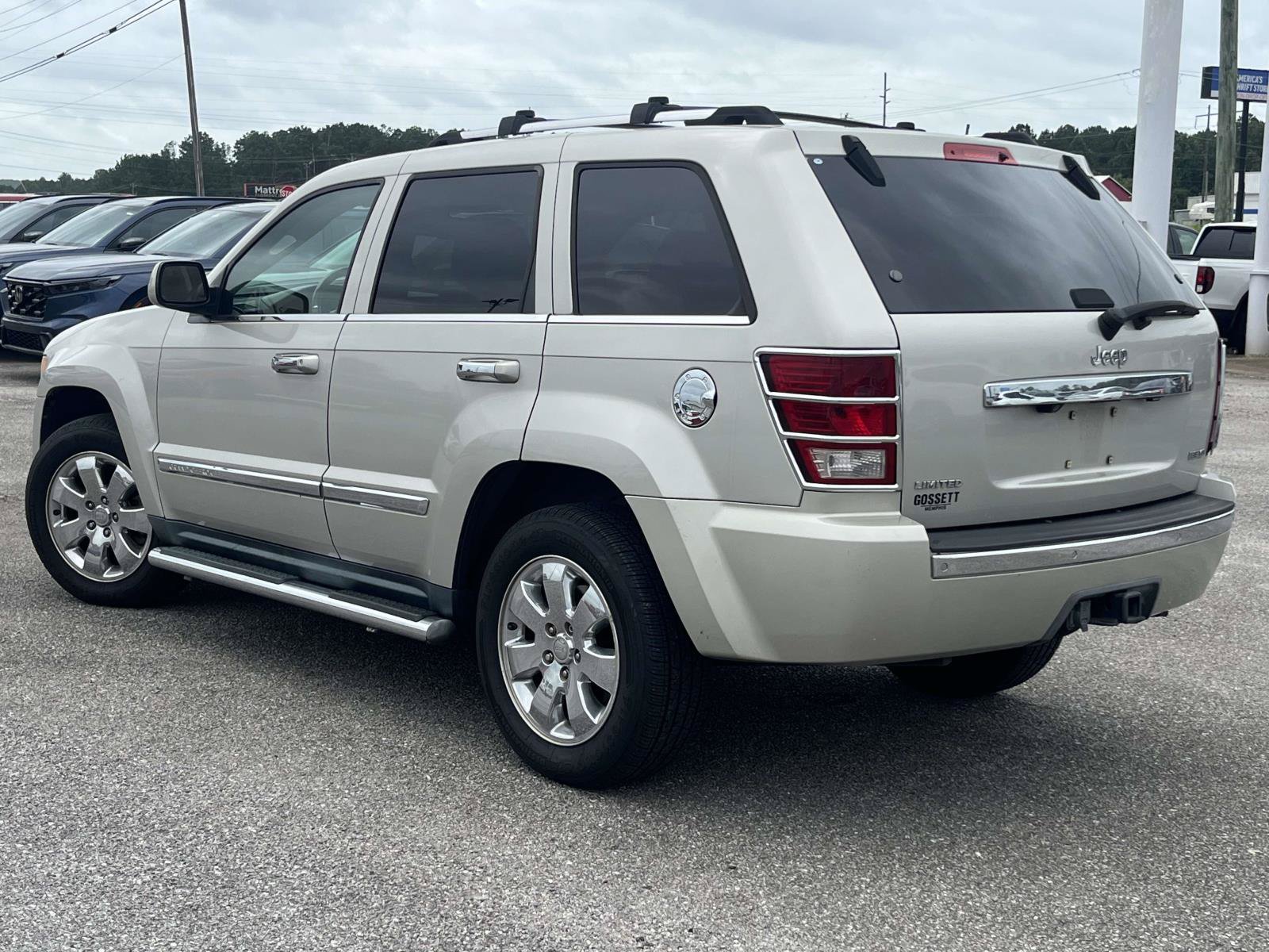 Used 2010 Jeep Grand Cherokee Limited w/ Mopar Chrome Edition Group RWD image 5