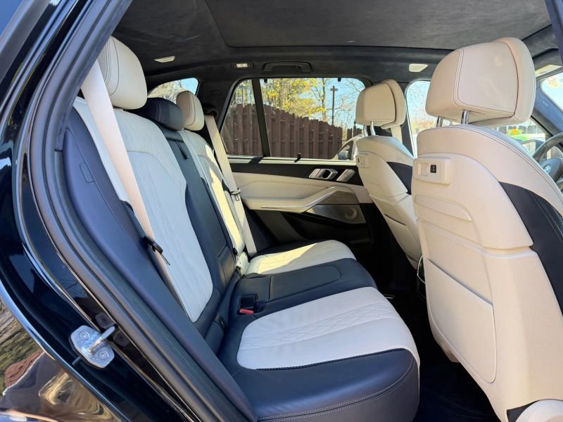 Used 2020 BMW X5 M50i w/ Executive Package image 26