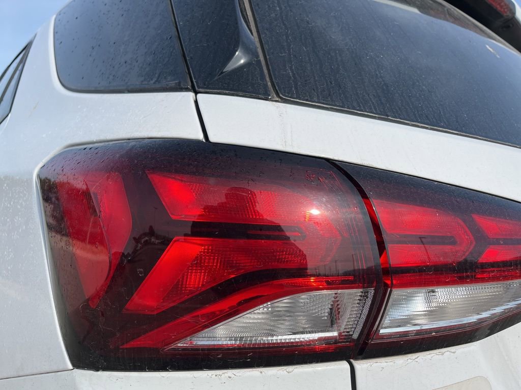 Used 2024 Chevrolet Equinox LS w/ LS Convenience Package image 6