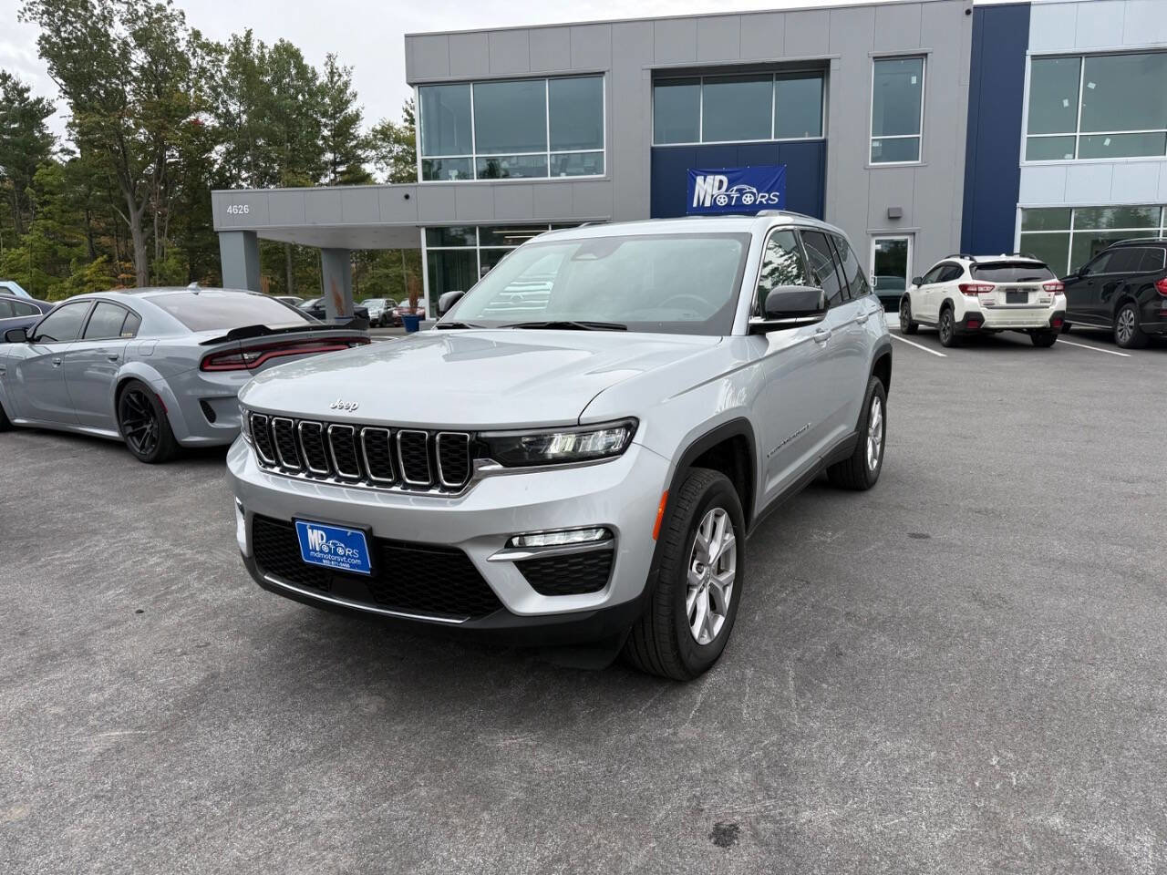 Used 2022 Jeep Grand Cherokee Limited image 2