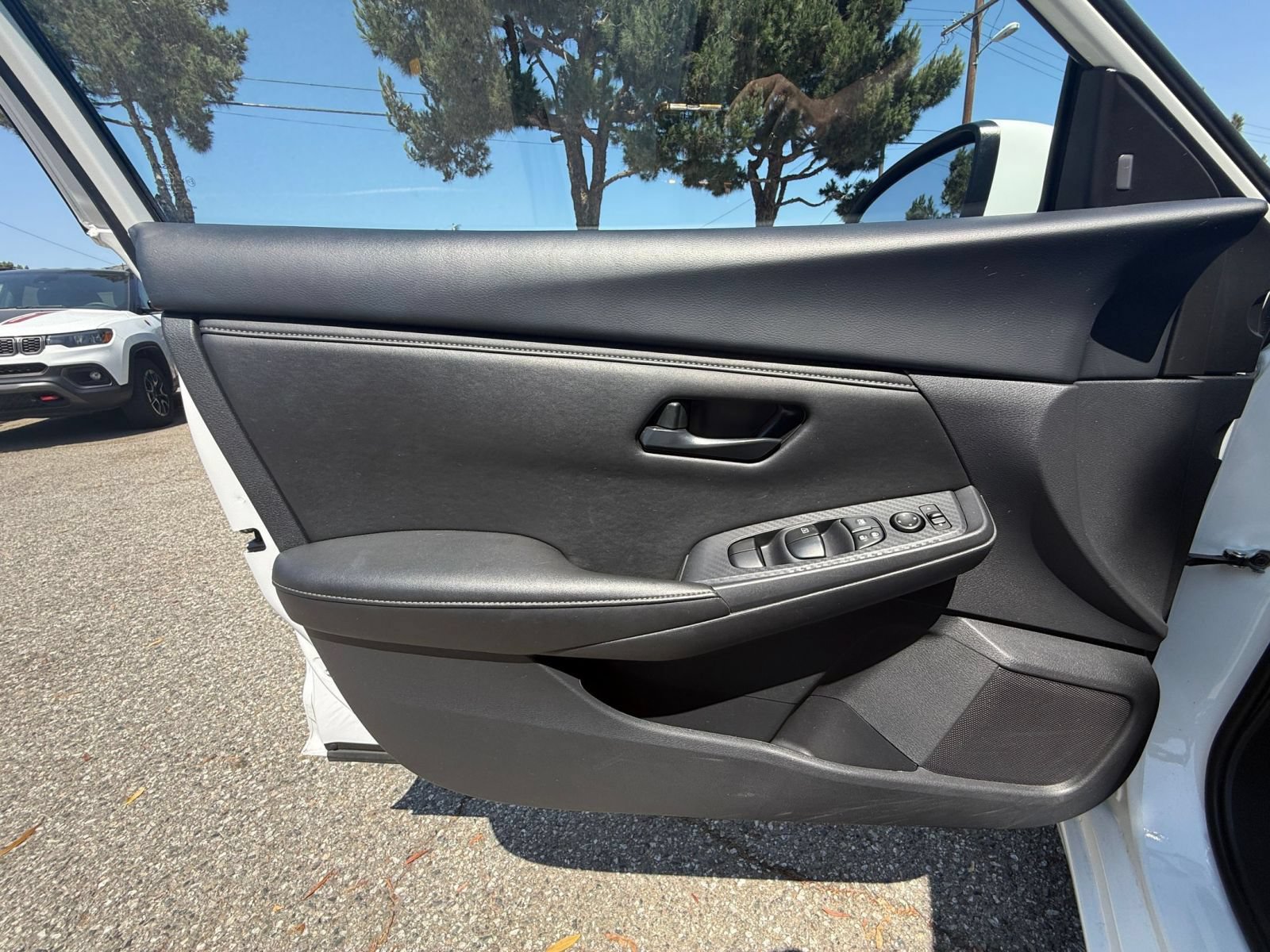 Used 2025 Nissan Sentra S FWD image 18