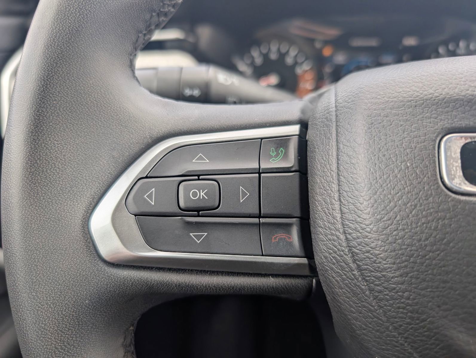 Used 2024 Jeep Compass Latitude image 12