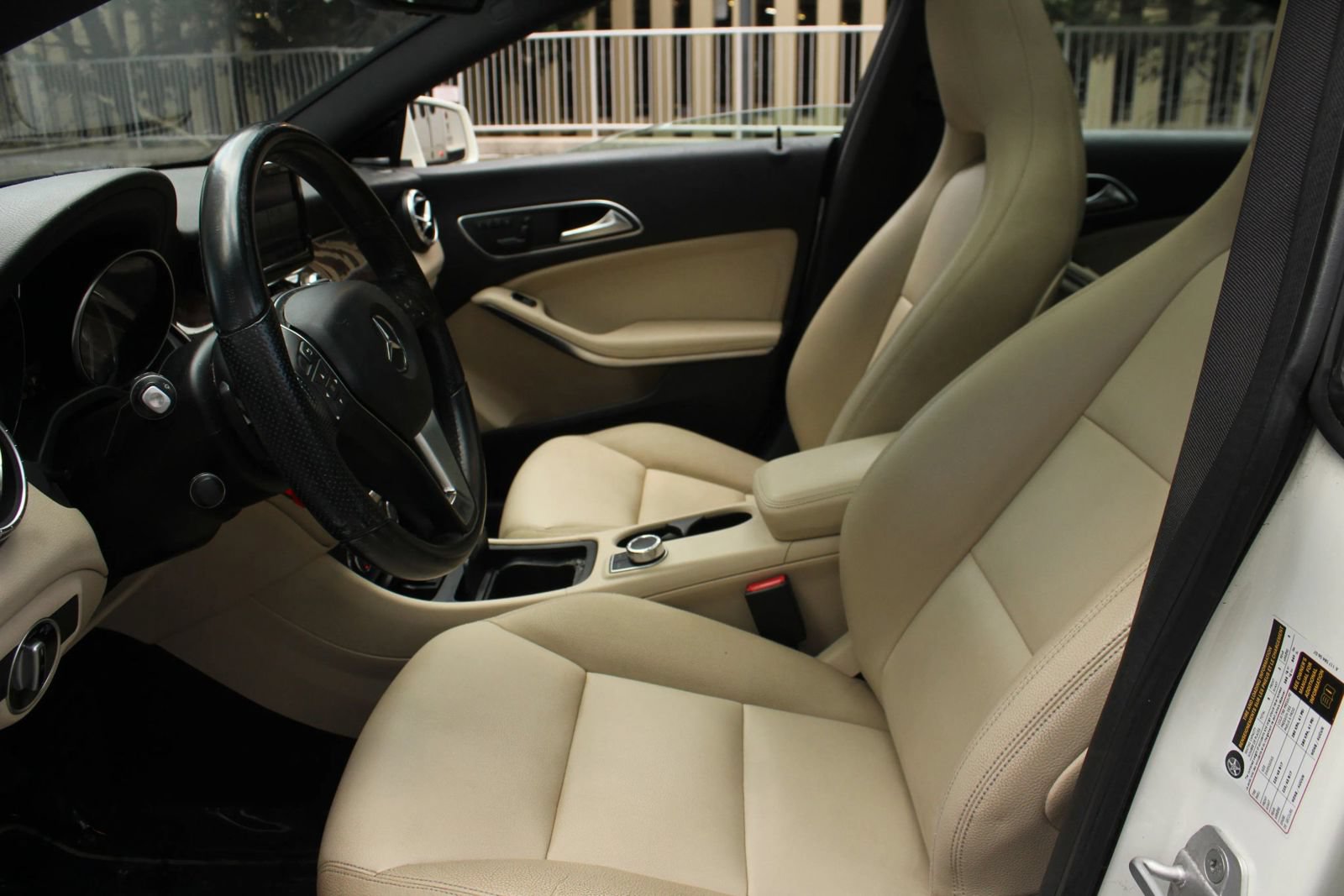 Used 2014 Mercedes-Benz CLA 250 4MATIC image 14