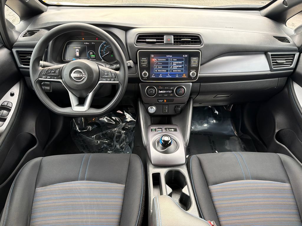 Used 2023 Nissan Leaf S image 13