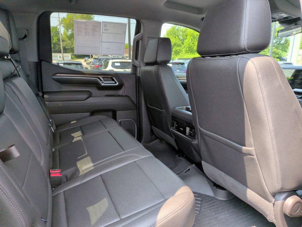 Used 2023 Chevrolet Silverado 1500 LT Trail Boss w/ LT Trail Boss Premium Package AWD/4WD image 10