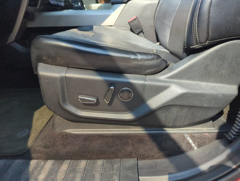 Used 2016 Ford F150 Lariat w/ Equipment Group 502A Luxury RWD image 12