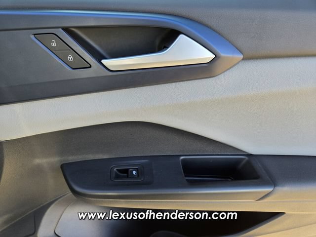 Used 2022 Volkswagen Taos SE FWD image 18