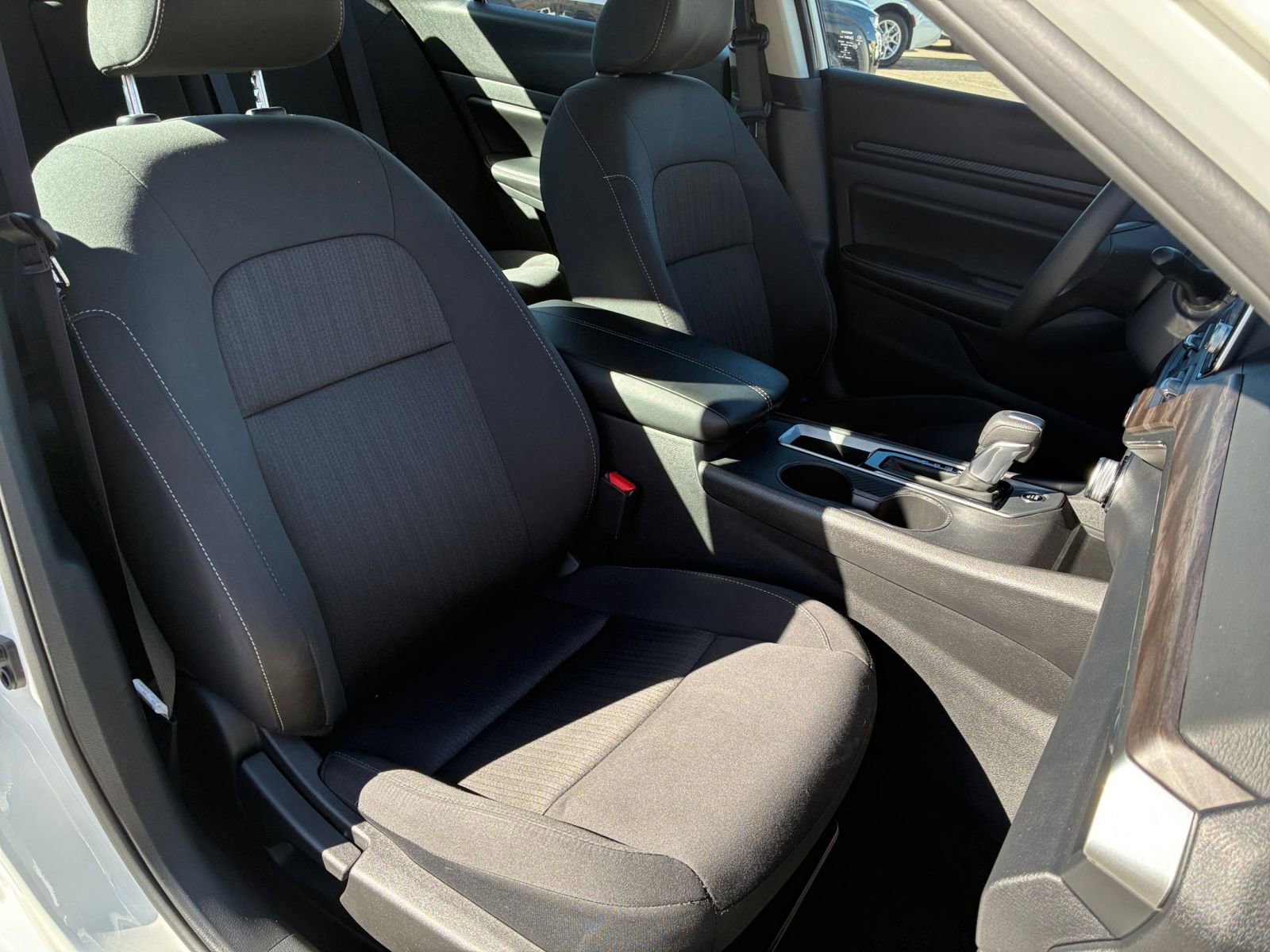 Used 2025 Nissan Altima 2.5 SV image 33