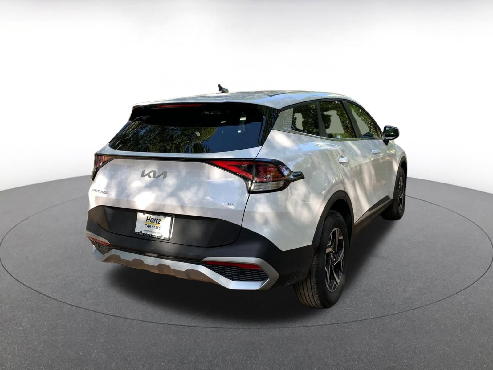 Used 2025 Kia Sportage LX image 7