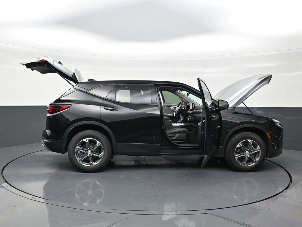 Used 2025 Chevrolet Blazer LT FWD image 29
