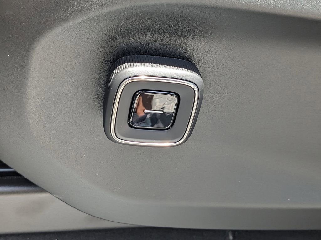 New 2025 Volvo EX90 Plus AWD/4WD image 20