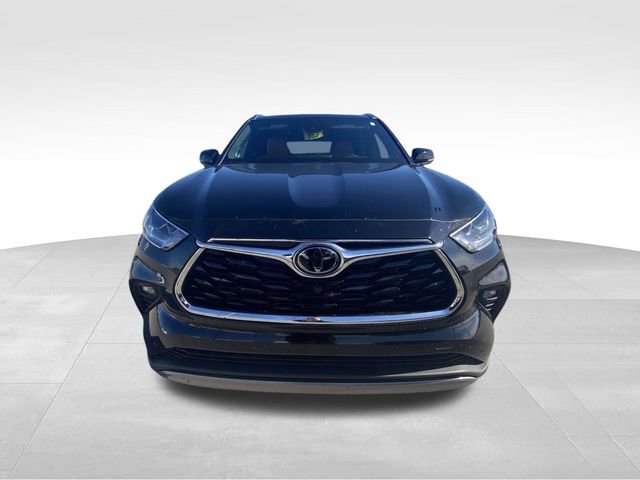 Used 2023 Toyota Highlander Platinum image 16