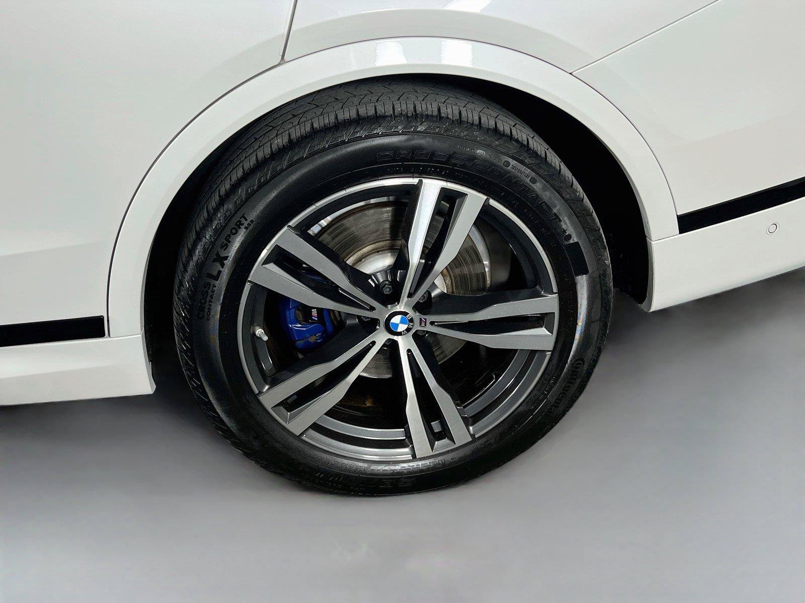 Used 2025 BMW X7 xDrive40i w/ M Sport Package AWD/4WD image 31