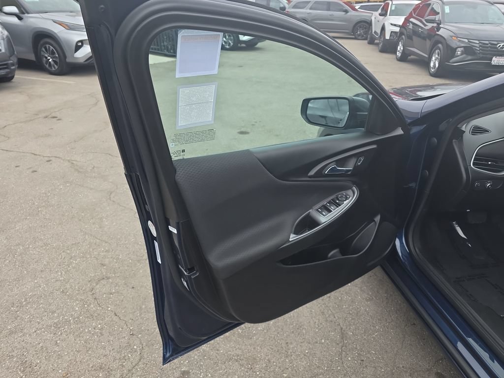 Used 2022 Chevrolet Malibu LT FWD image 10