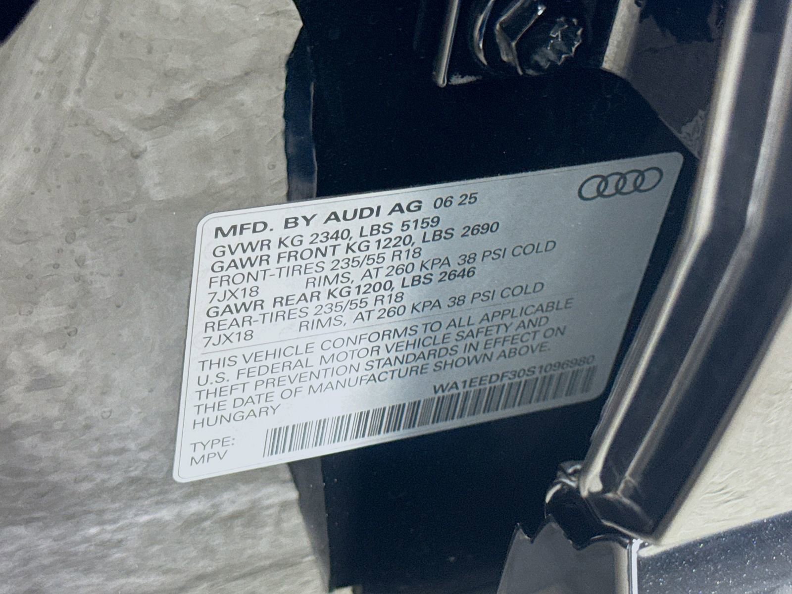 Certified 2025 Audi Q3 2.0T Premium Plus w/ Premium Plus Package AWD/4WD image 34