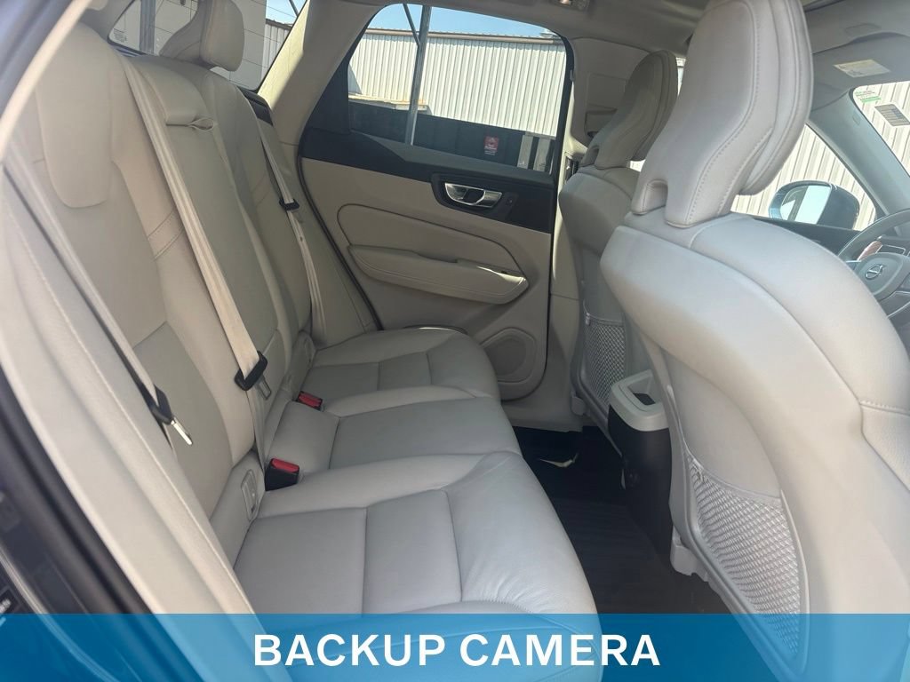 Used 2022 Volvo XC60 B5 Momentum w/ Protection Package Premier FWD image 14