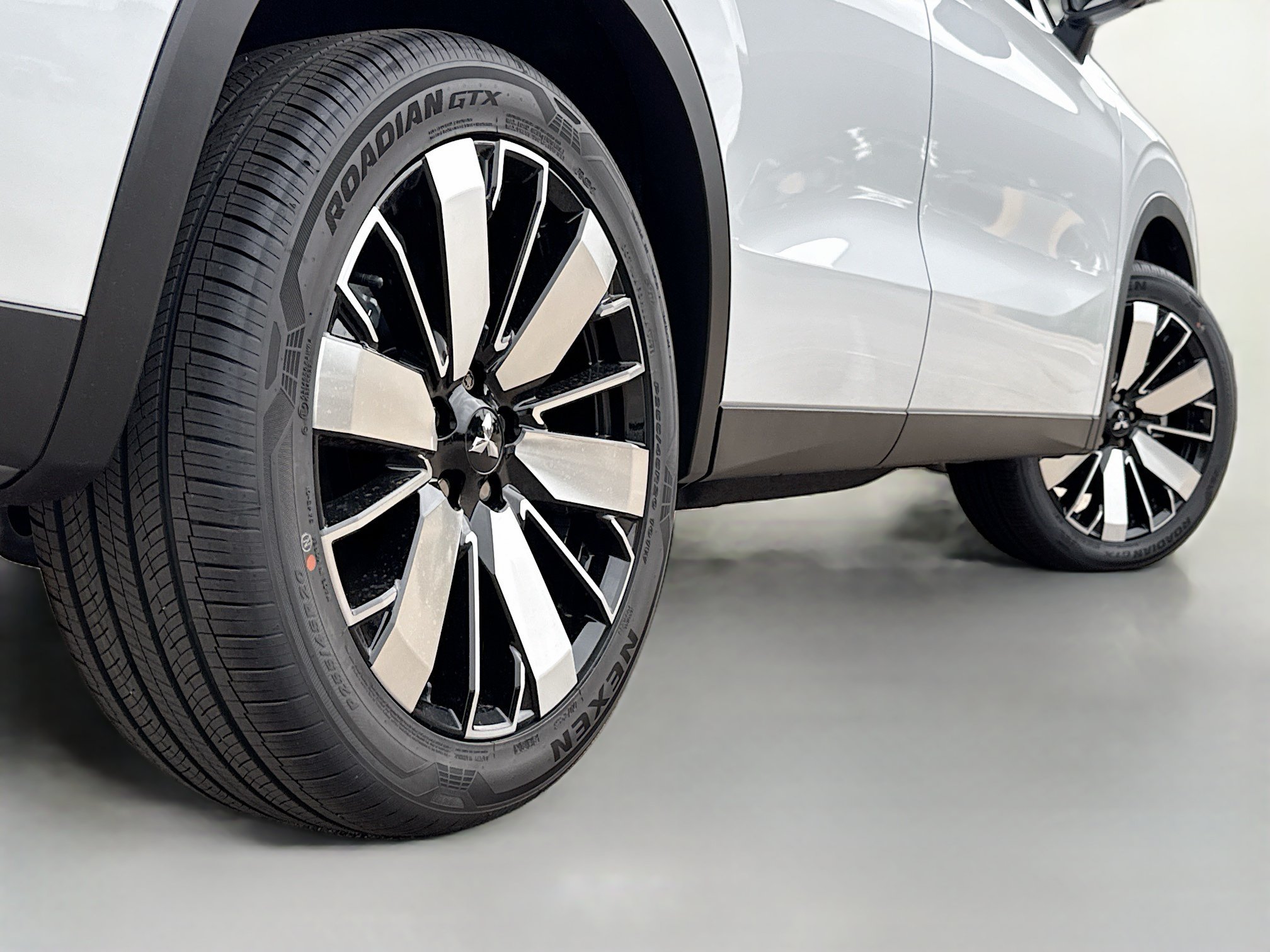New 2026 Mitsubishi Outlander SE AWD/4WD image 14
