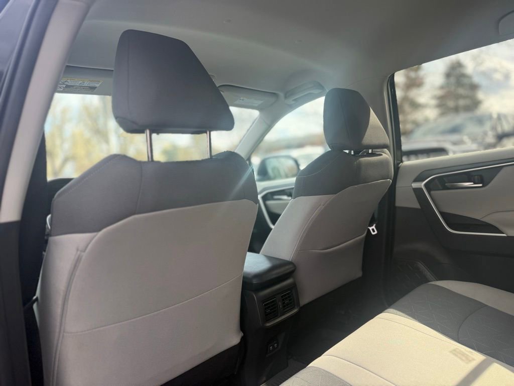 Used 2020 Toyota RAV4 XLE w/ XLE Grade Weather Package image 17
