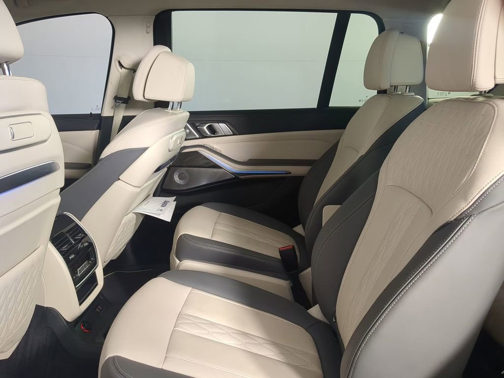 Used 2024 BMW X7 M60i w/ Executive Package image 17