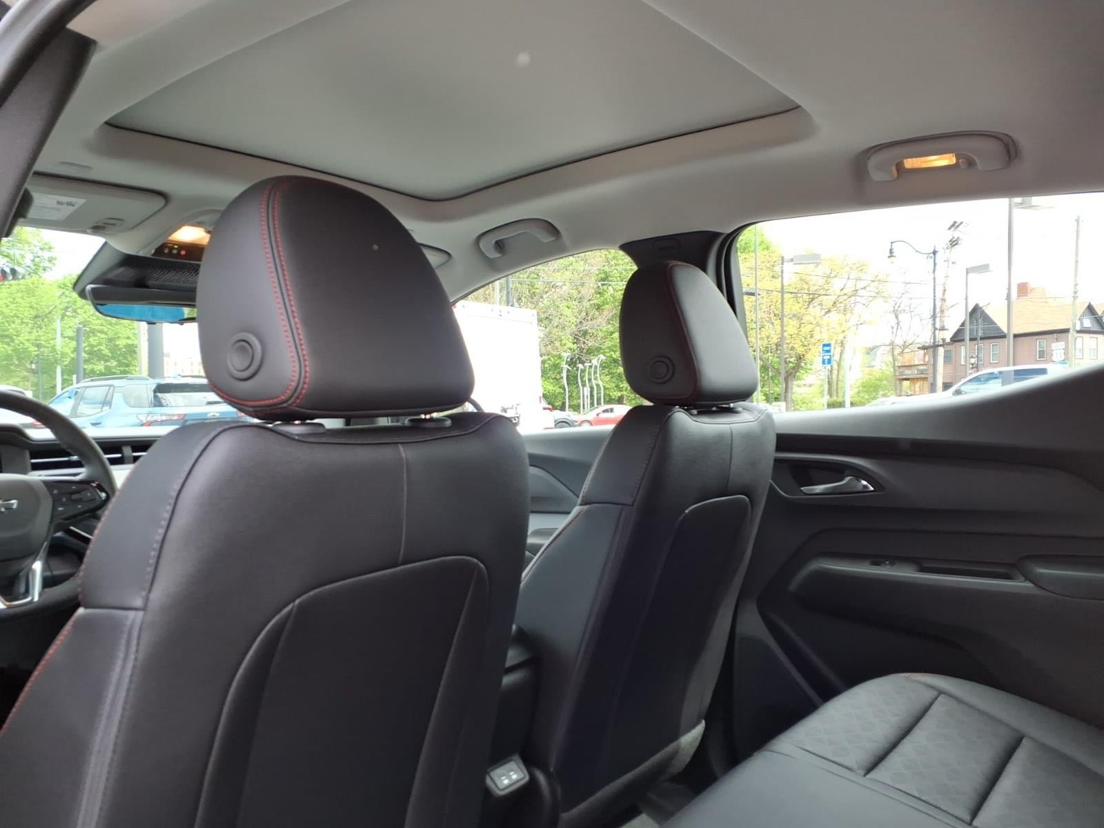 New 2027 Chevrolet Bolt RS w/ Technology Package FWD image 11