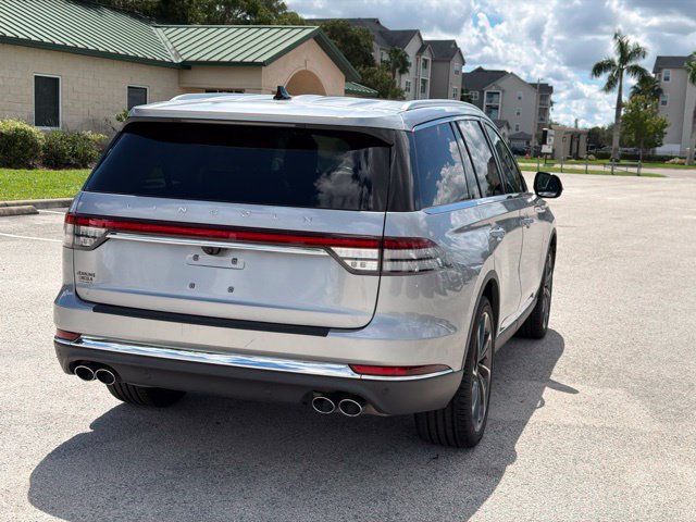 Used 2022 Lincoln Aviator Reserve w/ Equipment Group 201A AWD/4WD image 5