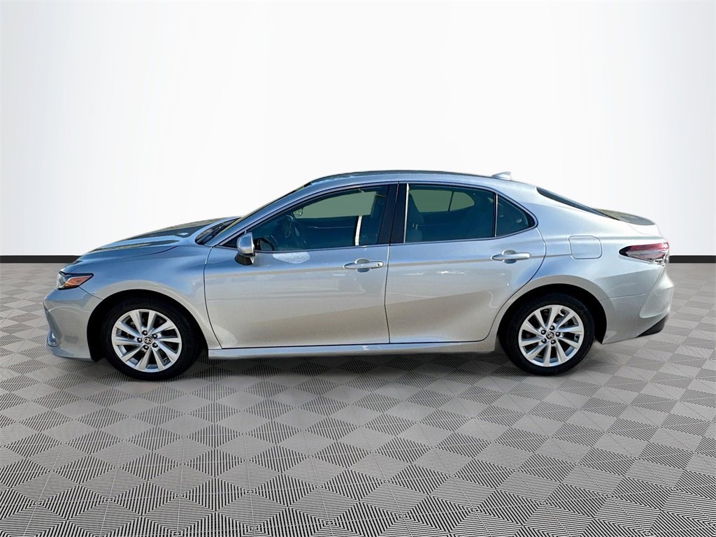 Used 2024 Toyota Camry LE image 8