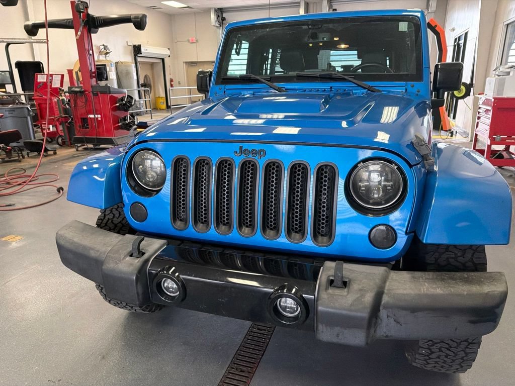 Used 2015 Jeep Wrangler Unlimited Sahara AWD/4WD image 6