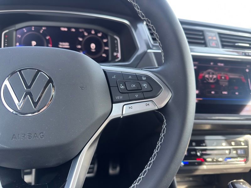 Used 2023 Volkswagen Tiguan SEL R-Line image 25