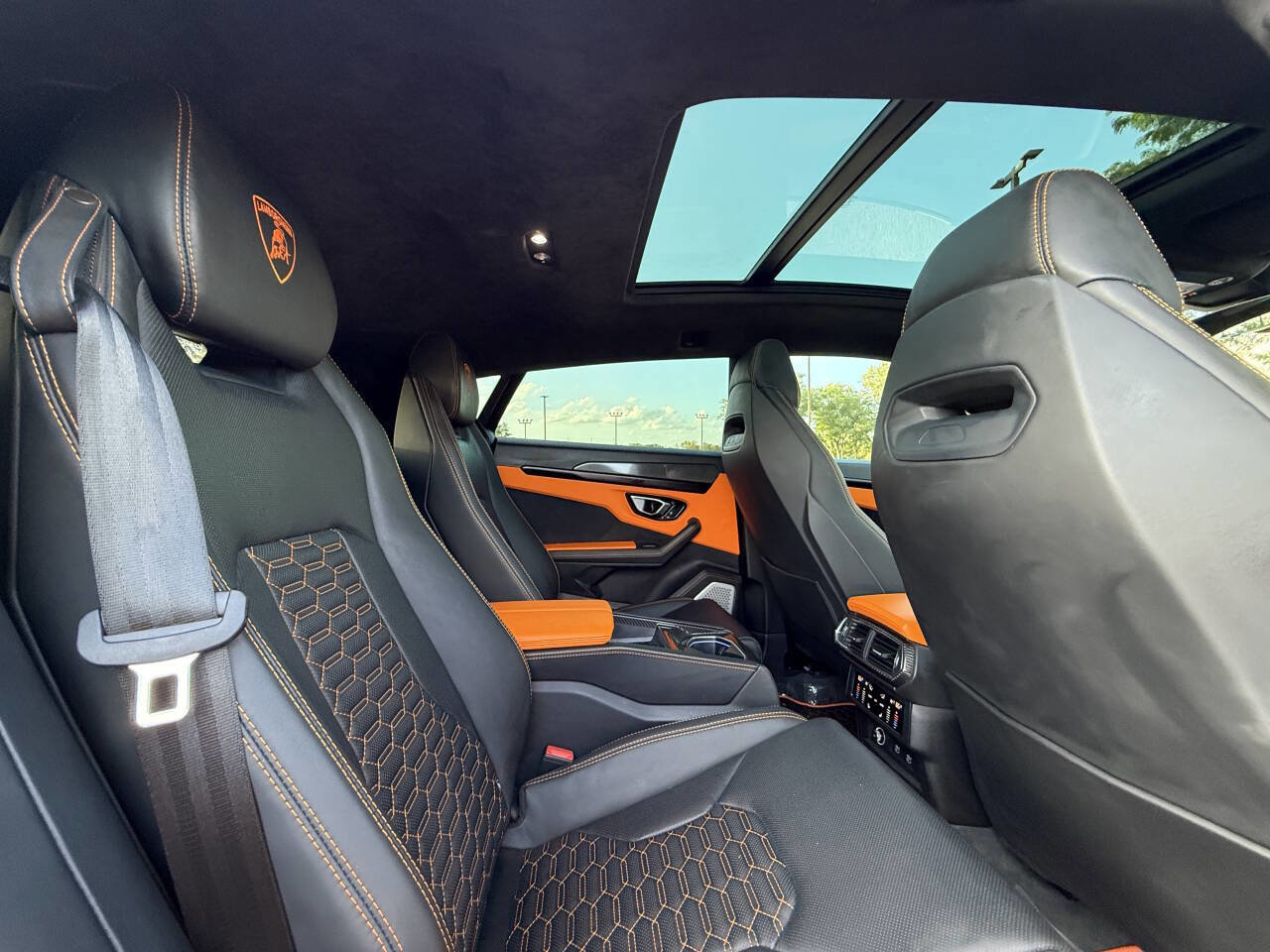 Used 2022 Lamborghini Urus image 46