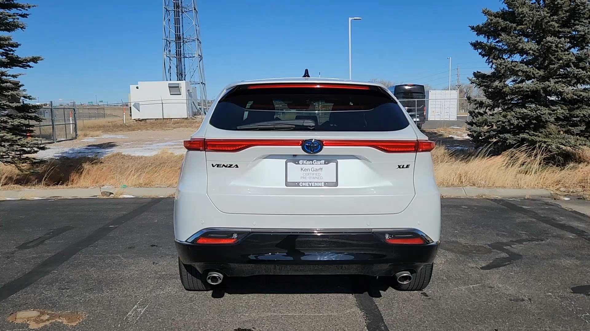 Used 2024 Toyota Venza Nightshade image 2