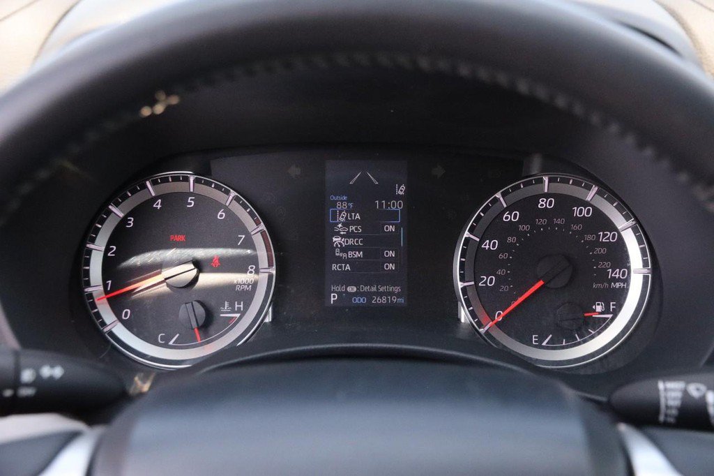 Used 2022 Toyota Highlander LE AWD/4WD image 15