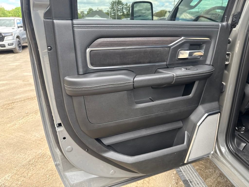 New 2026 RAM 2500 Laramie AWD/4WD image 27