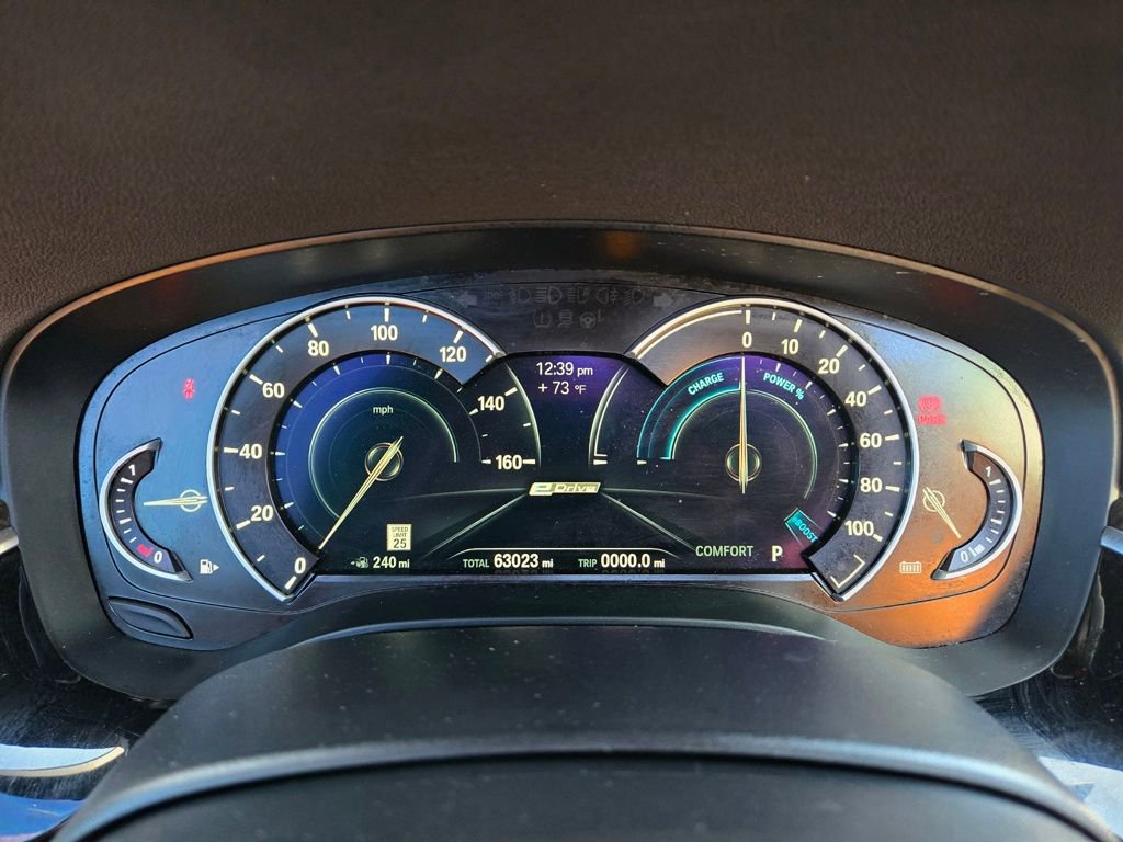 Used 2019 BMW 530e w/ M Sport Package image 32