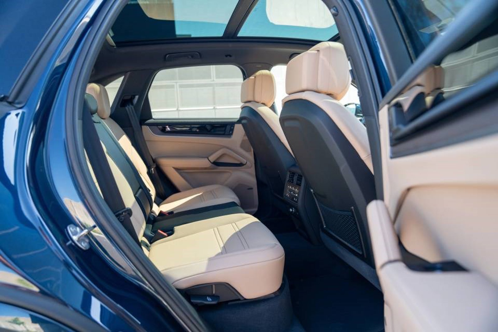 New 2026 Porsche Cayenne E-Hybrid AWD/4WD image 24