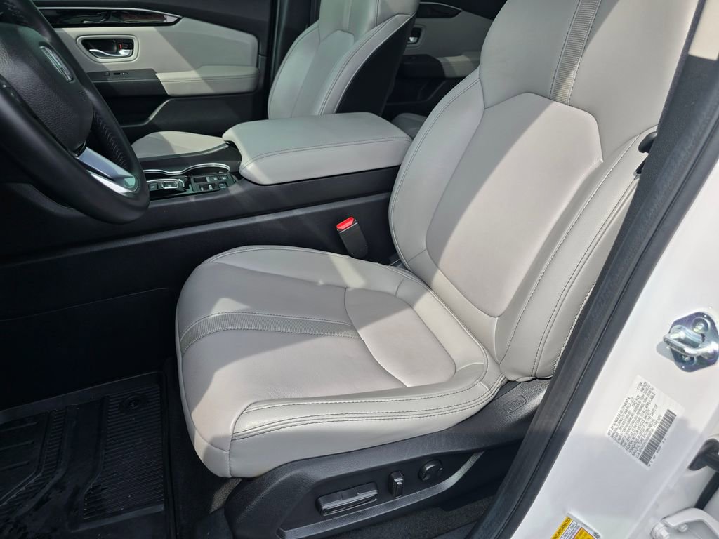 Used 2025 Honda Pilot Touring image 18
