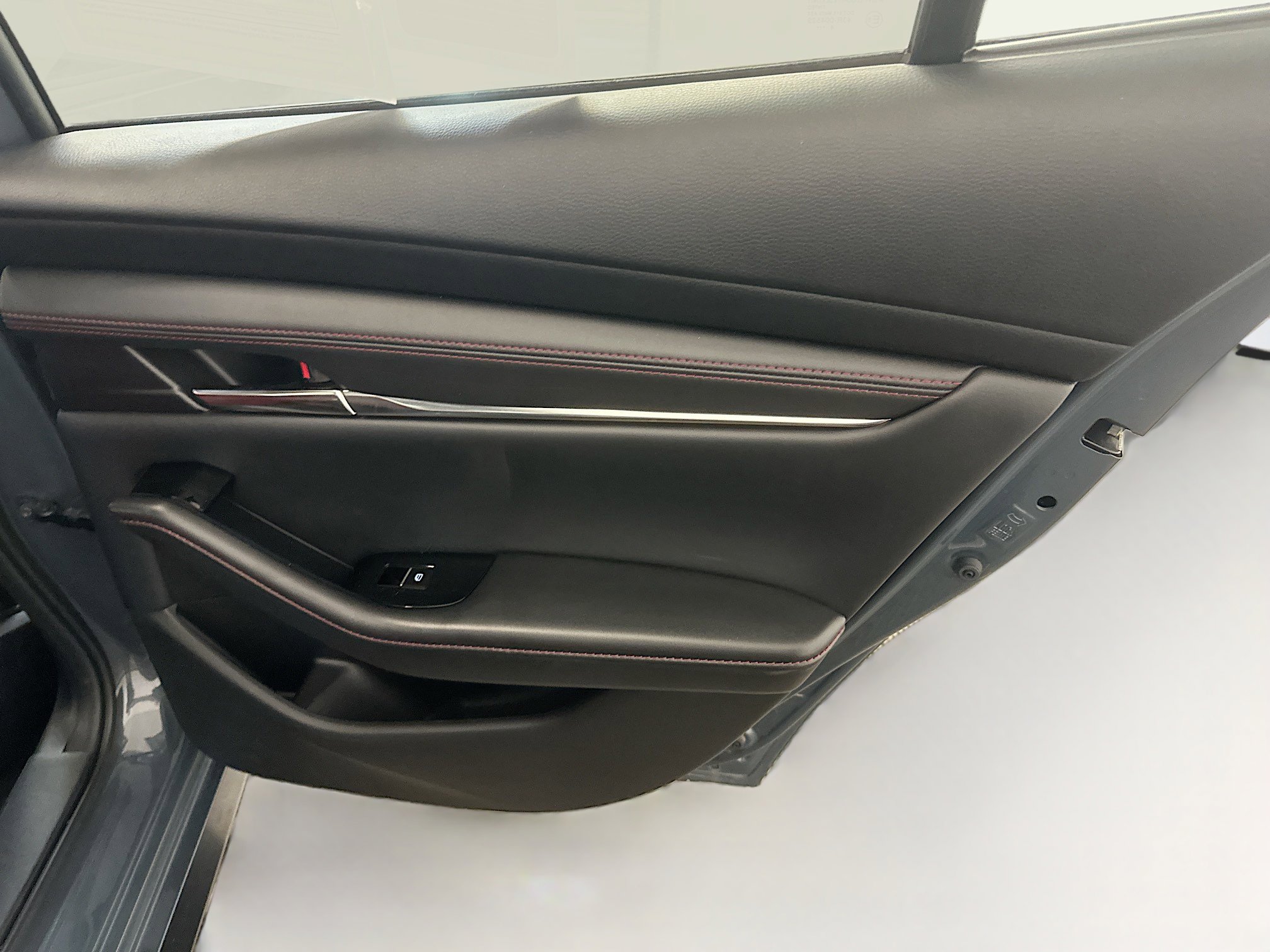 Used 2025 MAZDA MAZDA3 s image 32