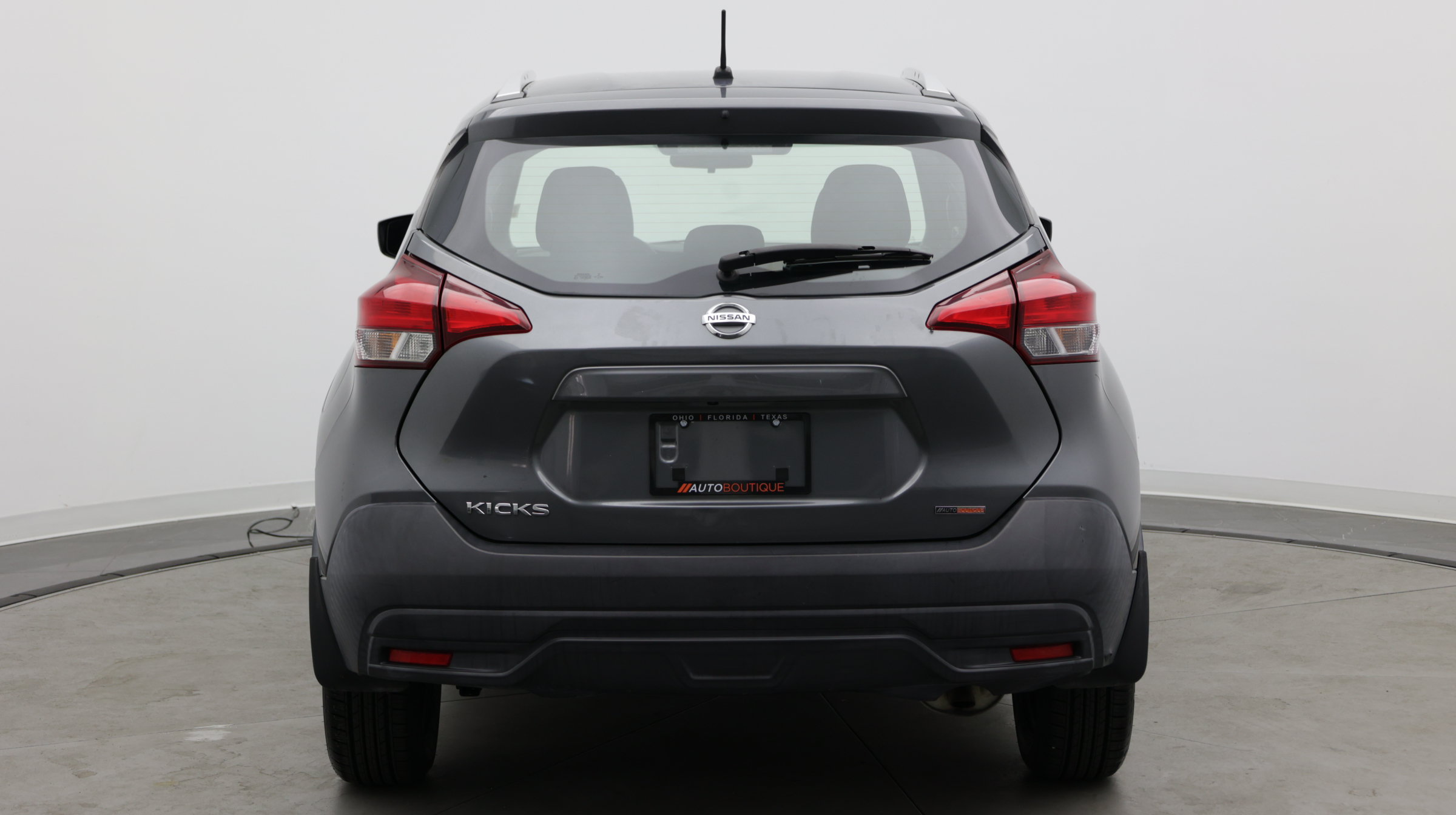 Used 2019 Nissan Kicks S FWD image 6