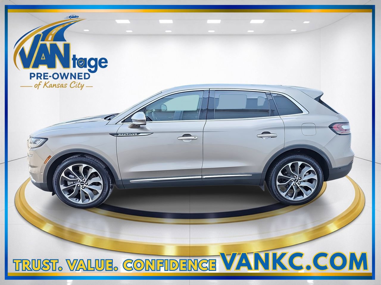 Used 2021 Lincoln Nautilus Reserve w/ Equipment Group 201A image 10