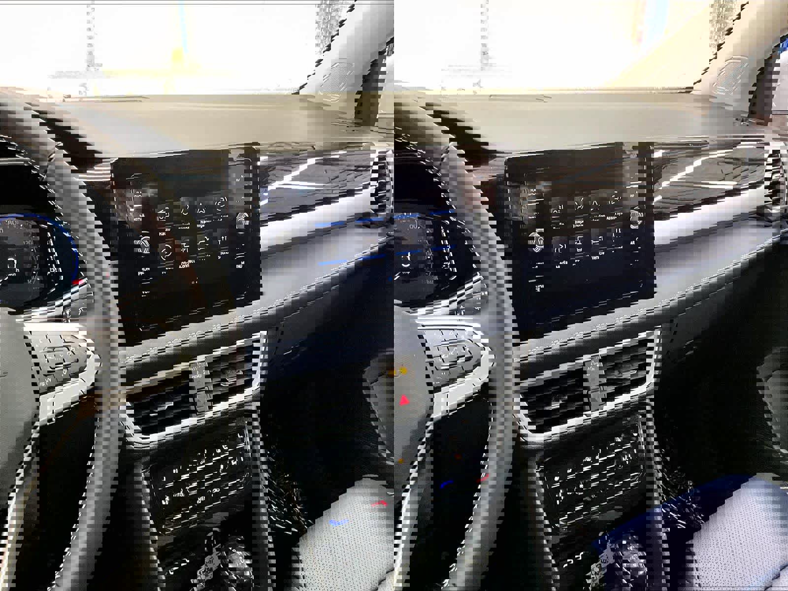 New 2026 Volkswagen Taos SEL image 9