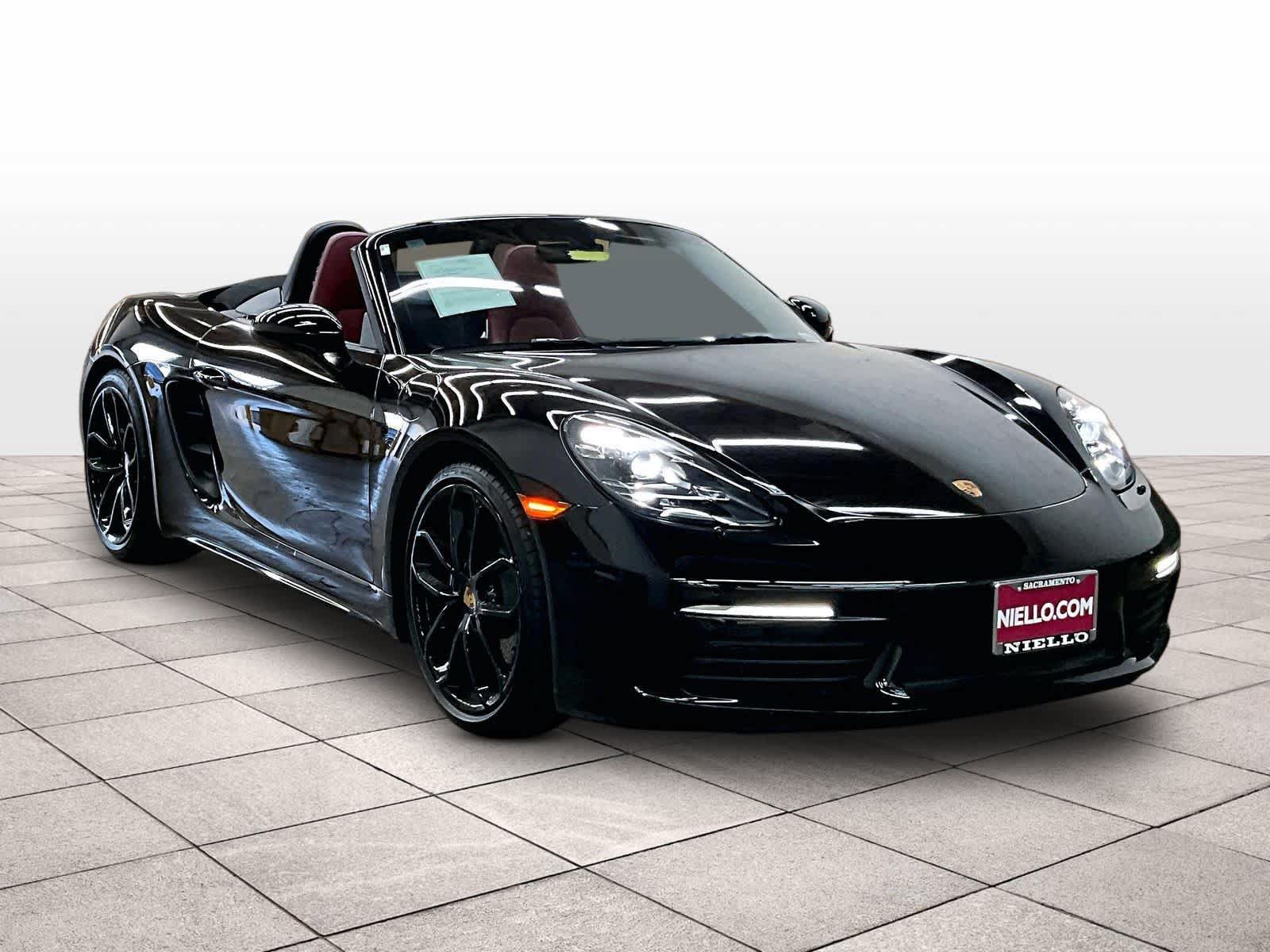 Used 2024 Porsche 718 Boxster RWD image 2