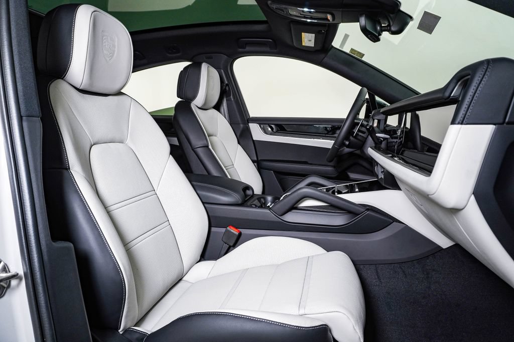 New 2026 Porsche Cayenne S AWD/4WD image 15