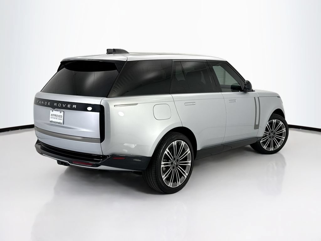 Used 2024 Land Rover Range Rover SE AWD/4WD image 5