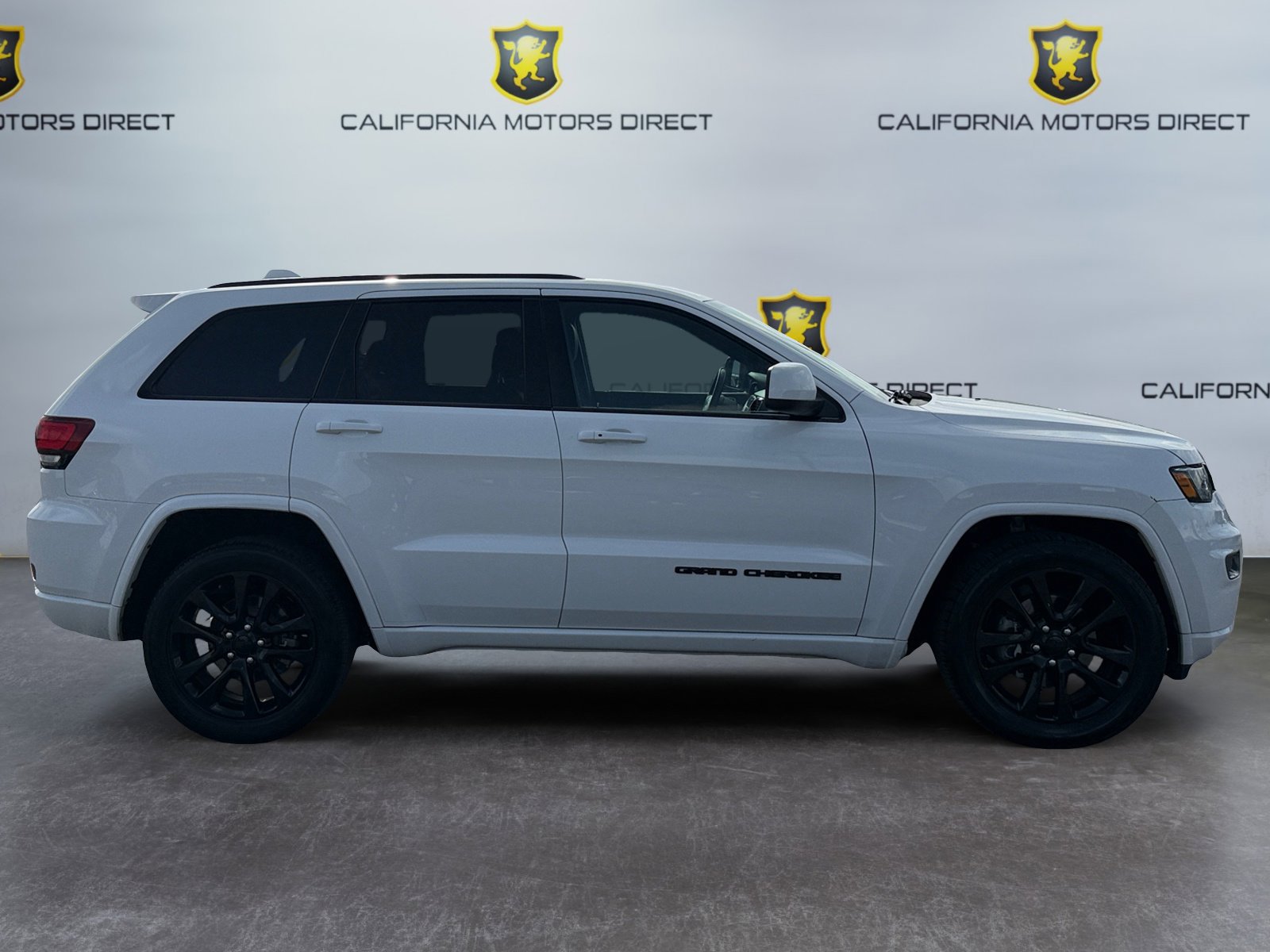 Used 2019 Jeep Grand Cherokee Altitude image 6