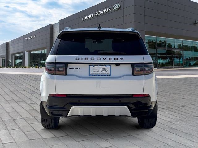 New 2026 Land Rover Discovery Sport Landmark image 4