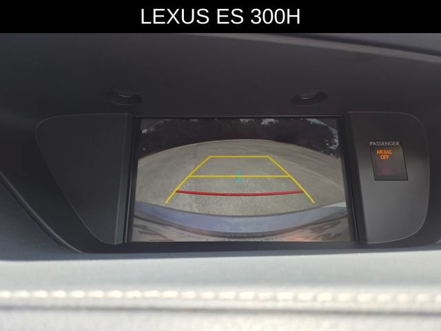 Used 2017 Lexus ES 300h w/ Luxury Package FWD image 31