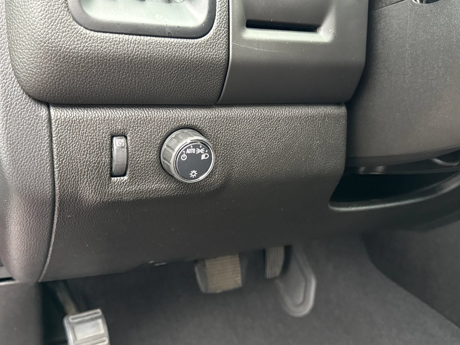 Used 2019 Chevrolet Colorado LT RWD image 16